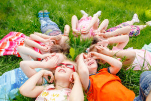 Сила природы: почему детям так важно проводить время на свежем воздухе